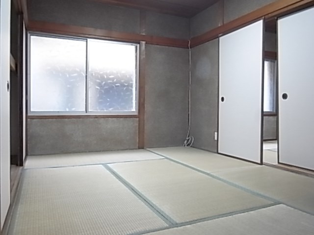 鈴蘭台北町戸建の和室