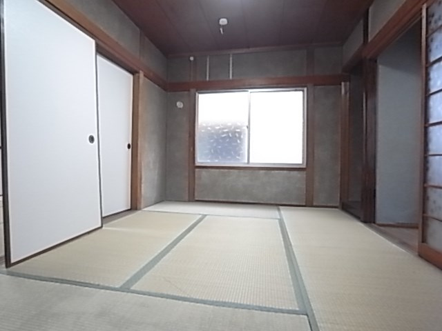 鈴蘭台北町戸建の和室
