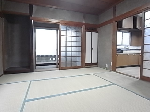 鈴蘭台北町戸建の和室