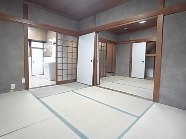 鈴蘭台北町戸建の和室