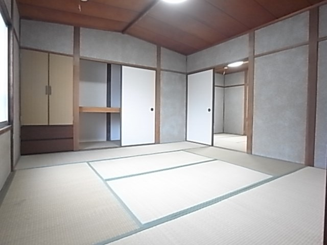 鈴蘭台北町戸建の和室