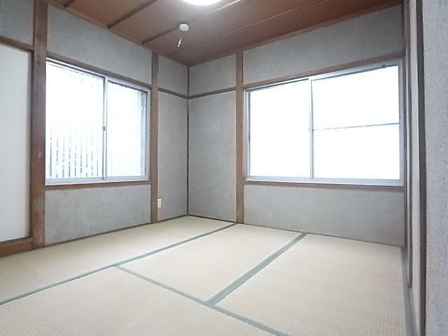 鈴蘭台北町戸建の和室