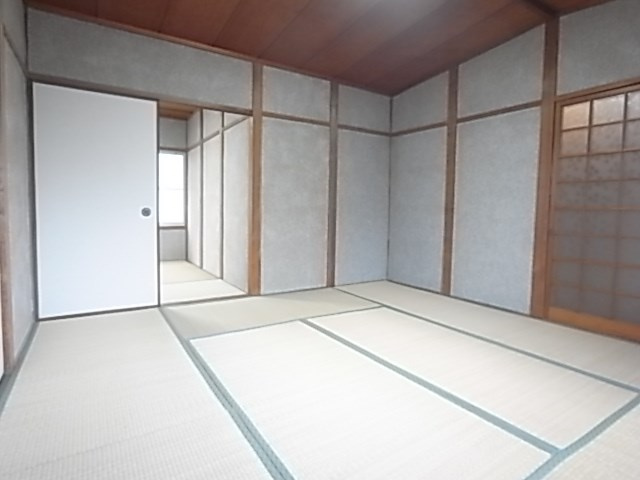 鈴蘭台北町戸建の和室