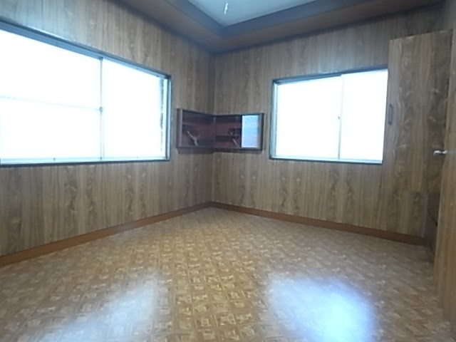 鈴蘭台北町戸建の居間・リビング