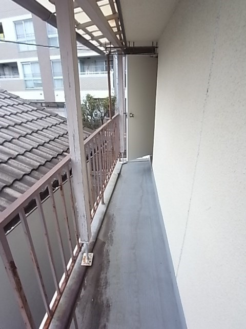 鈴蘭台北町戸建のバルコニー