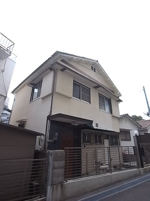鈴蘭台北町戸建の外観