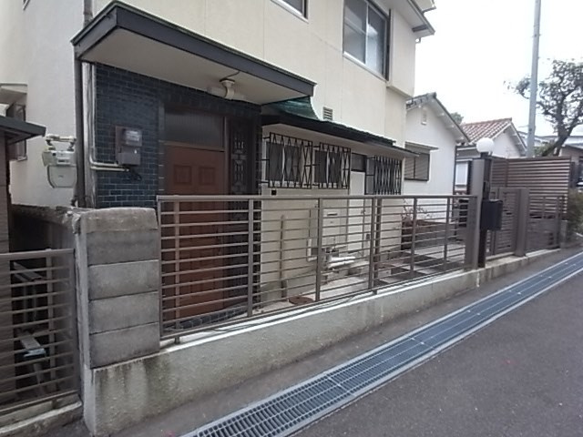 鈴蘭台北町戸建の外観
