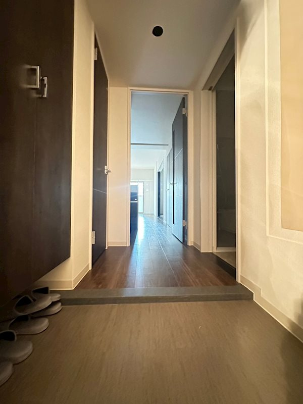 ORIENTAL FLATS KOBEの玄関