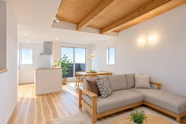 葛飾区西新小岩3丁目借地権付新築戸建て【全3棟】の居間・リビング|CGホームステージングを施しております。実際の室内には家具等は設置されておりません。