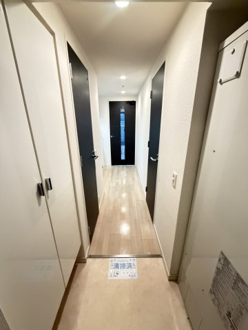 エスティ・ロアール神戸駅前の玄関