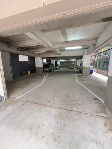 LakiaApartment夙川の駐車場