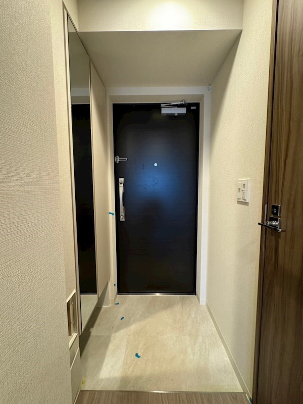 ソルレヴェンテ北堀江Qの玄関