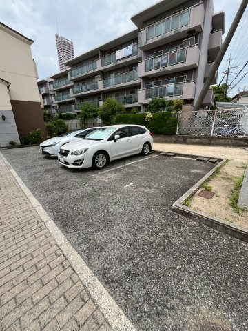 グリーンビュー1号館の駐車場
