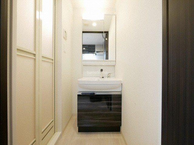 プレサンス難波インフィニティの独立洗面台