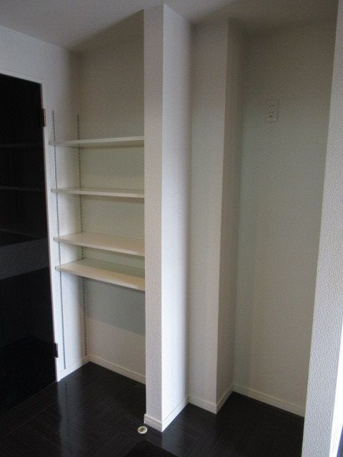 エルヴィータ高砂の収納