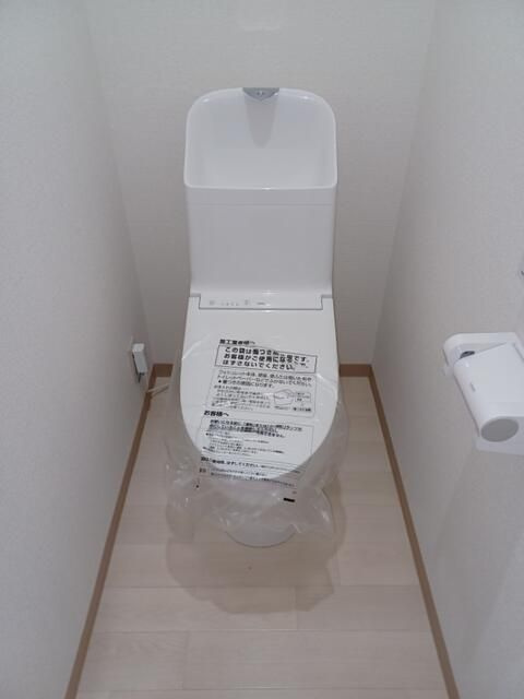 横浜市神奈川区羽沢南２丁目のアパートのトイレ