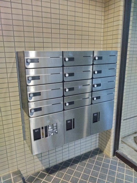 サンクレスト大泉学園のロビー|集合ポスト・宅配ボックス