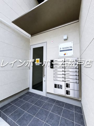 ジーメゾン吉川ノース【仲介手数料：50％OFF】対象物件！のエントランス|清潔なエントランスです