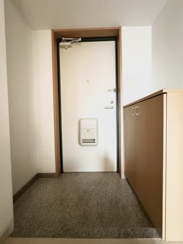 アネックス宝生の玄関