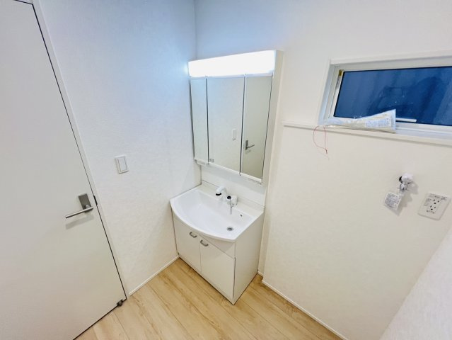 碧南市宮町6丁目289番の一部『仲介手数料無料』新築一戸建て・建売の独立洗面台