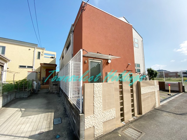 茅ヶ崎市浜竹３丁目のアパート