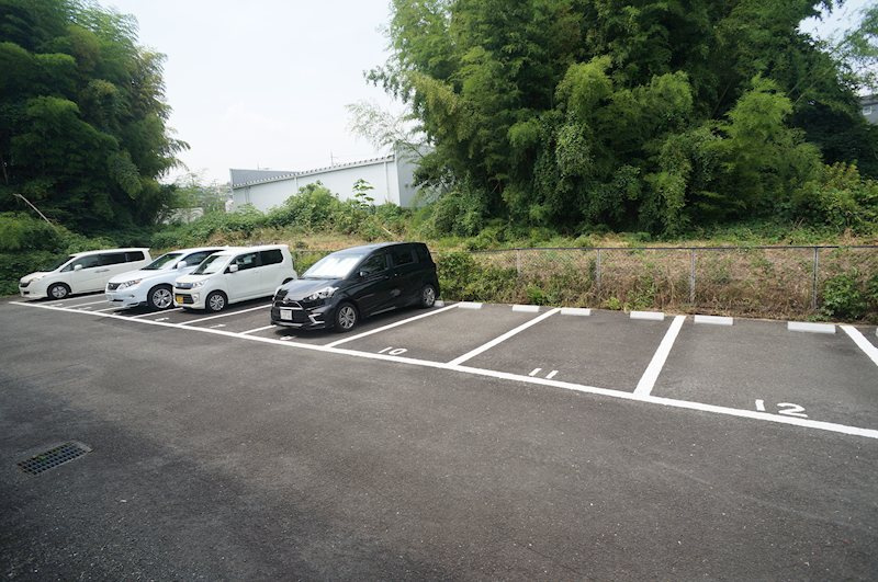 岡崎グランドハイツの駐車場