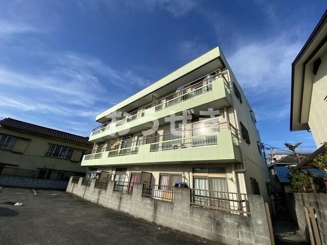 シャトレ吉沢の外観