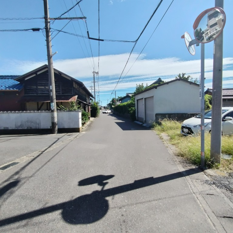 ６７４８２　羽島市竹鼻町狐穴土地の前面道路含む現地写真