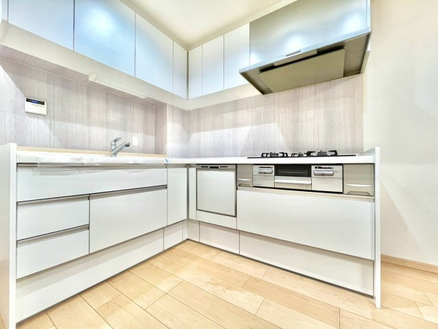 文京区本駒込5丁目　中古戸建のキッチン|2026.09.25撮影

現地ご見学希望・資料請求などお気軽にお問い合わせ下さい！
03-5990-5201