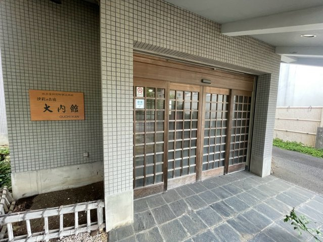 神奈川県中郡大磯町　旅館のエントランス