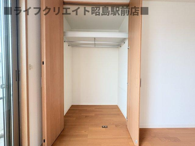 昭島市上川原町１丁目のテラスの収納