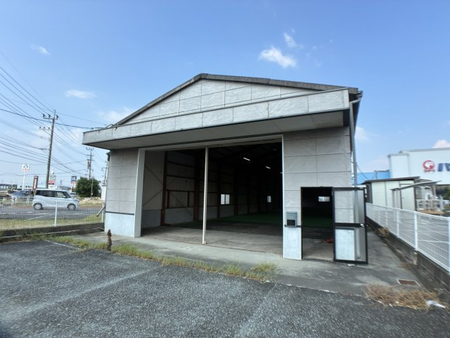 宇土市善道寺町の倉庫の外観
