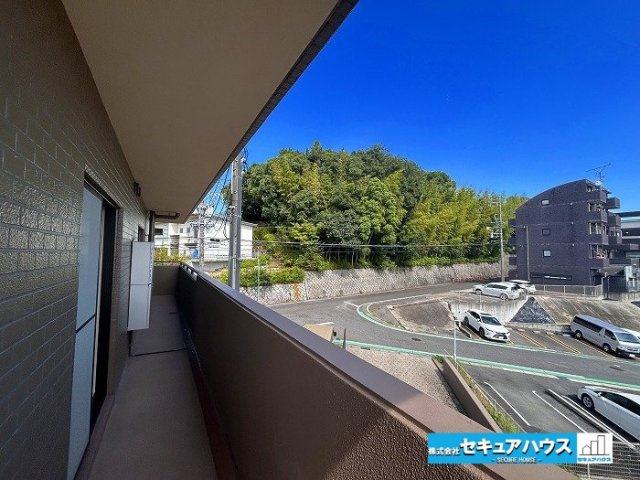 ユニーブル鹿山 のバルコニー|【北側各洋室から出たバルコニーの様子】
◆広々としたバルコニーで各部屋から出られるため気分転換もできます。　　　　　　　　　　　　　　　　　　　　　　　　　　　　　　　　　　　　　　　　　　　　　　　