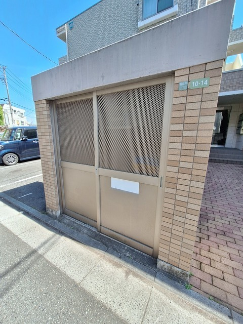 ヴィラ・グランソレイユのその他|★敷地内ゴミ収納庫★