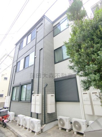 Reve（レーブ糀谷の外観|2018年8月築　木造地上3階建て総戸数9戸インターネット無料の人気賃貸アパート
東京都大田区西糀谷1丁目　京浜空港線糀谷駅徒歩7分、京急本線京急蒲田駅徒歩12分