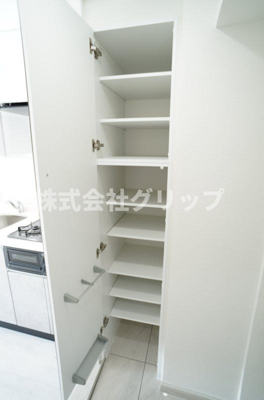横浜市神奈川区桐畑の賃貸マンションの収納