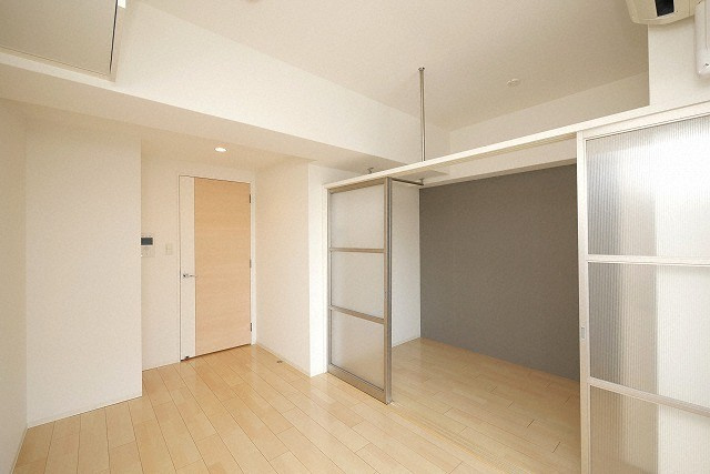 大阪市中央区上汐１丁目の賃貸マンションの居間・リビング