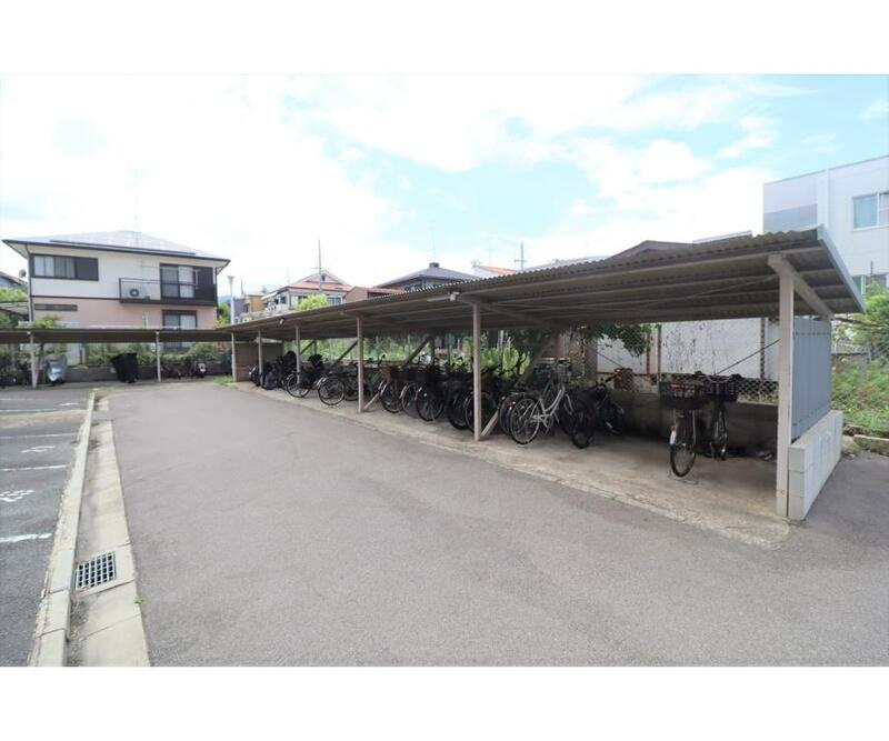京都ハウスの駐車場