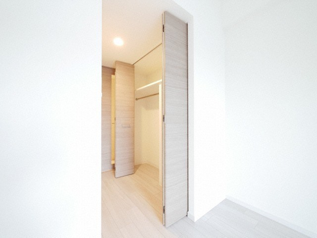大阪市淀川区新高３丁目の賃貸マンションの収納