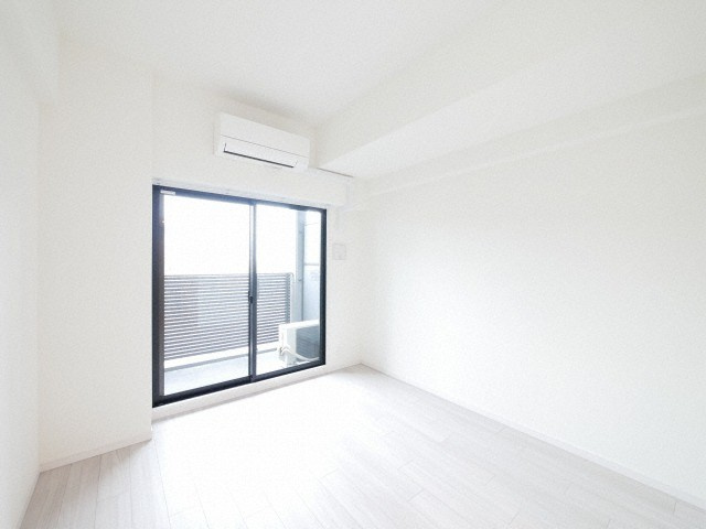 大阪市淀川区新高３丁目の賃貸マンションの居間・リビング