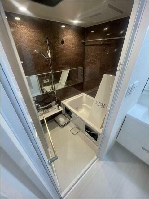 ＴＨＥ　ＢＥＬＵＧＡ　世田谷　ＲＥＳＩＤＥＮＣＥの浴室