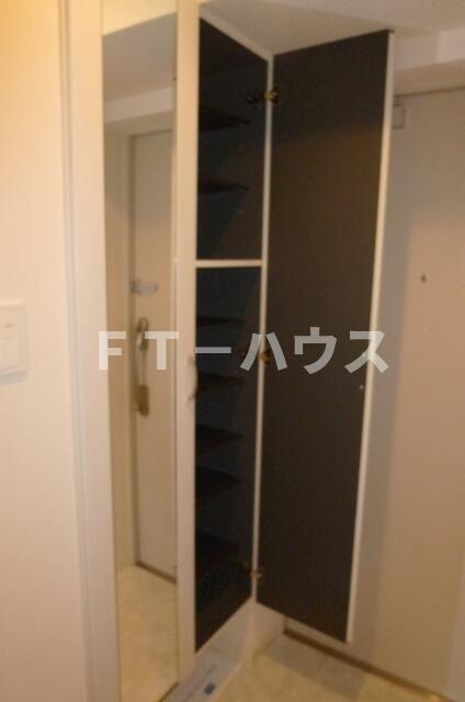 ユガニューの玄関