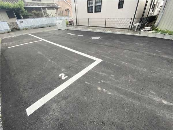 LECOCON北名古屋の駐車場