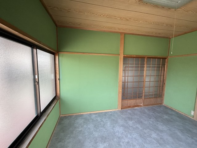 垂水借家　倉庫付きの洋室