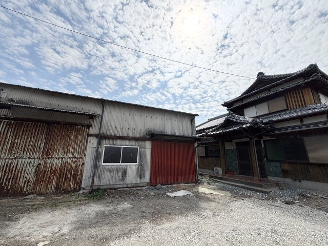 垂水借家　倉庫付きの駐車場