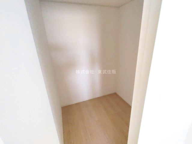 【収納】 | 日高市中鹿山　全１０棟　4号棟 | 洋室6.0帖南東側ウォークインクローゼット