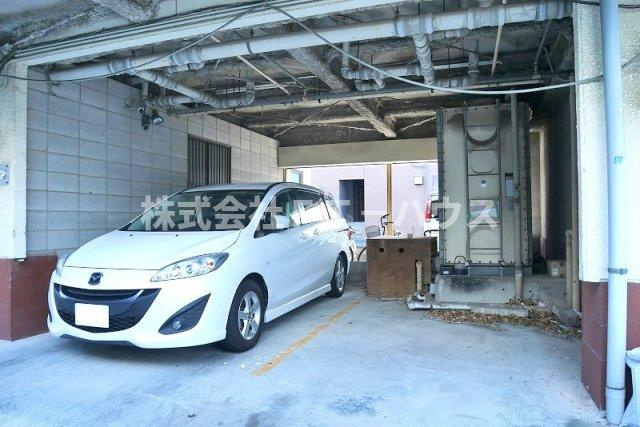 リブェール・Ｊ の駐車場
