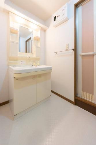 福岡市城南区神松寺３丁目の賃貸マンションの洗面所|物件の画像9