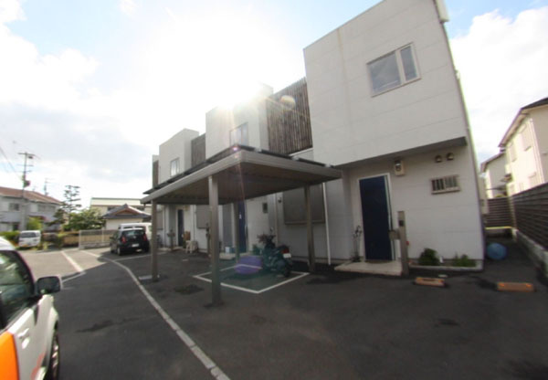 岸和田市磯上町５丁目のテラスの駐車場