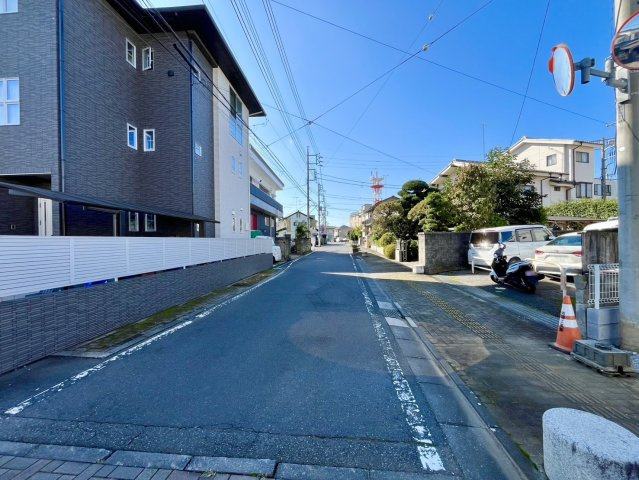 【Livele Garden】　古河市東本町　全2邸の前面道路含む現地写真|〇前面道路〇
南側約7.0m～7.1m
2026年9月撮影